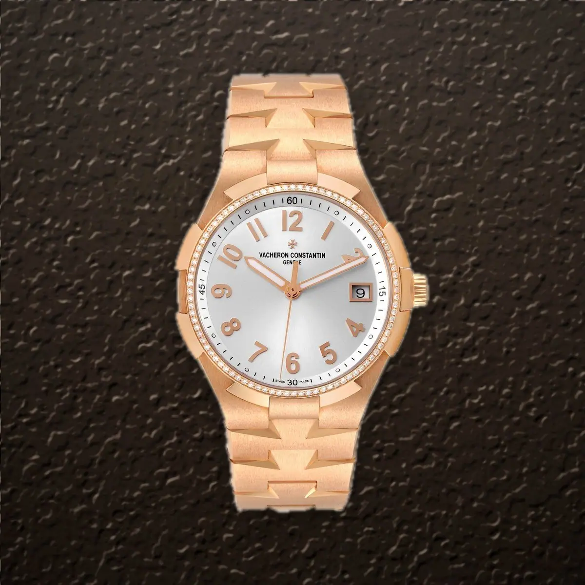 Vacheron Constantin Overseas 36 (Silver Dial), reference 47560/D01R-9672