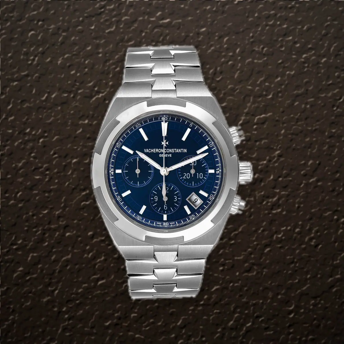 Vacheron Constantin Overseas 43 (Blue lacquered Dial), reference 5500V/110A-B148